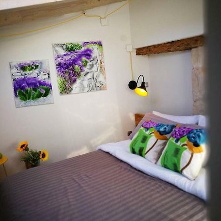 Cres Art Studio Kuning Apartment Kültér fotó