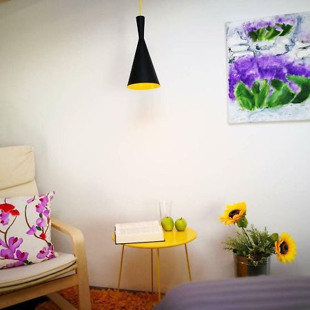 Cres Art Studio Kuning Apartment Kültér fotó