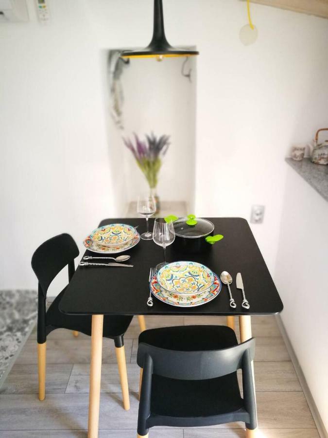 Cres Art Studio Kuning Apartment Kültér fotó